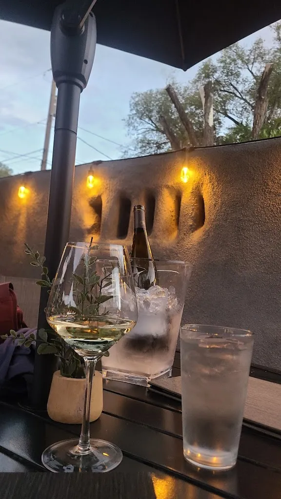 Alan “Alan Schwanitz” Schwanltz_Indigo Crow Cafe_Corrales_review