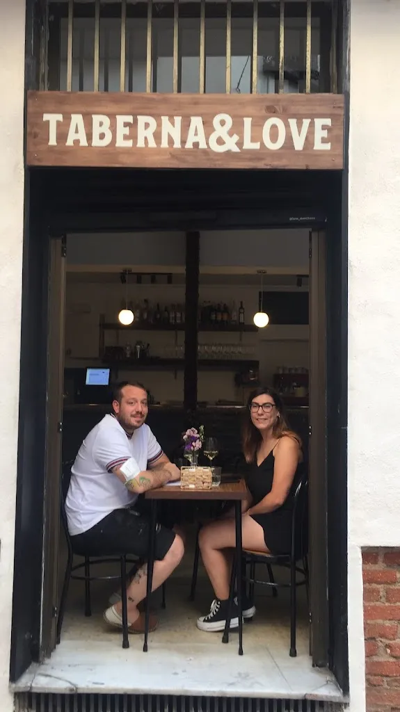 Taberna 13 Cuadros restaurant in Cuadros