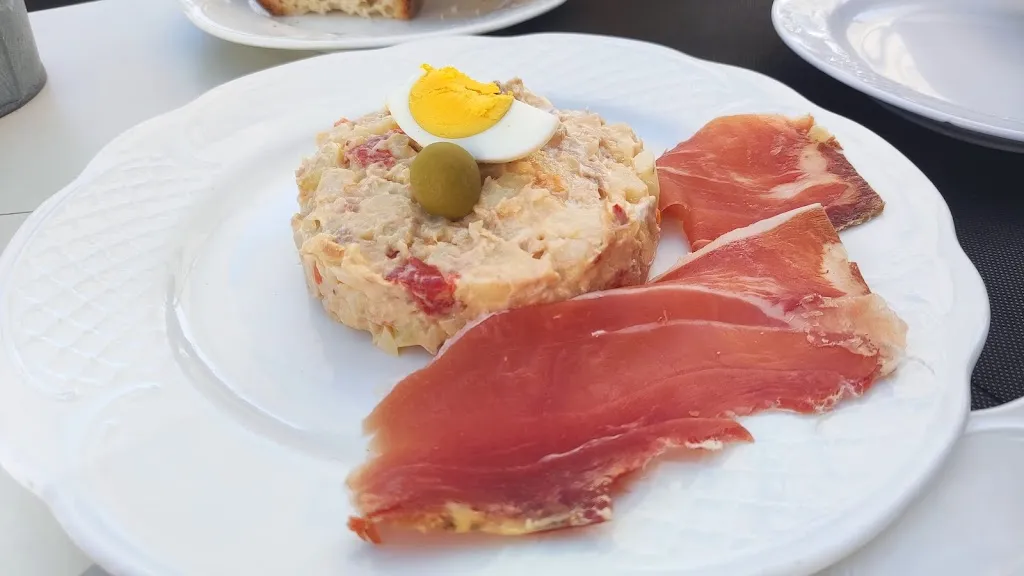 Menu_Bar Aguas Bravas_Crémenes_image_2