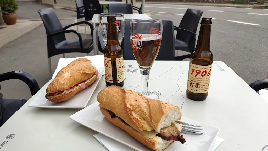 Menu_Bar Aguas Bravas_Crémenes_image_7