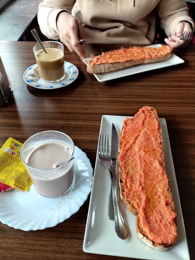 Menu_Bar Aguas Bravas_Crémenes_image_8