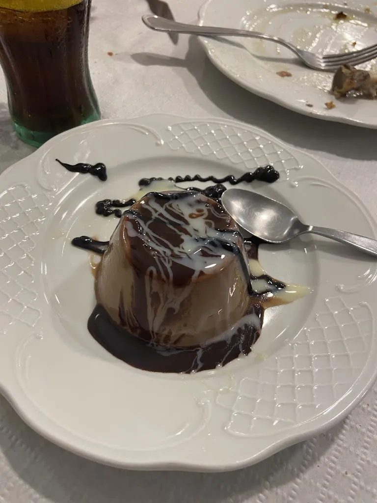 Paula Romero_Bar Aguas Bravas_Crémenes_review