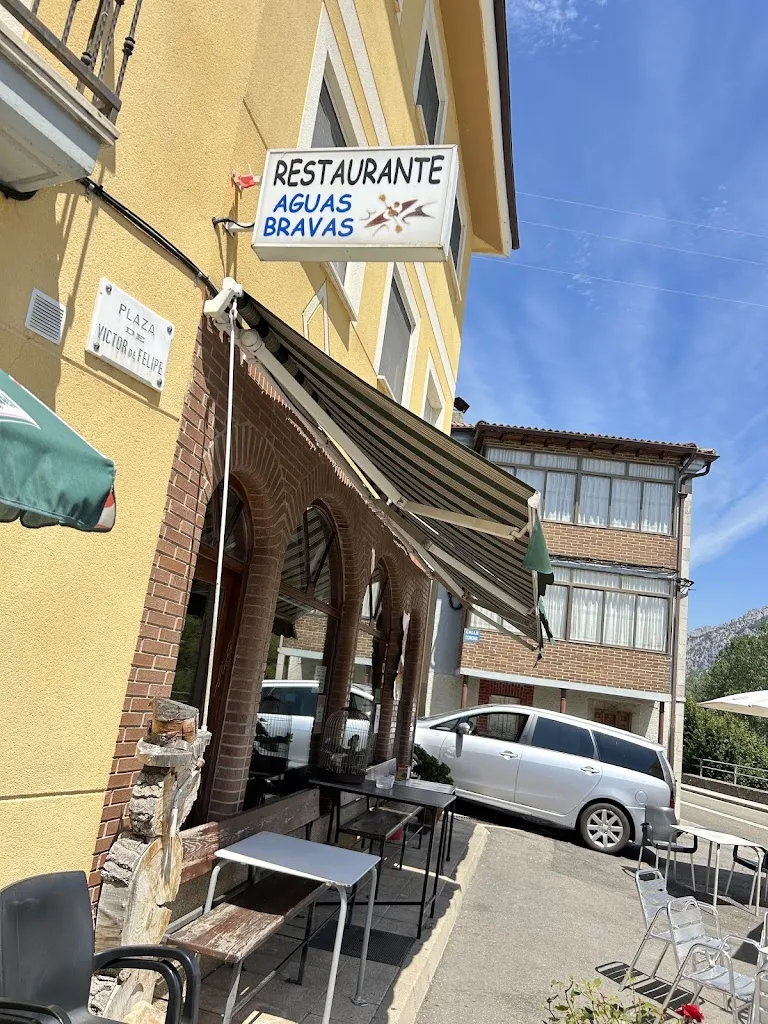 Bar Aguas Bravas restaurant in Crémenes