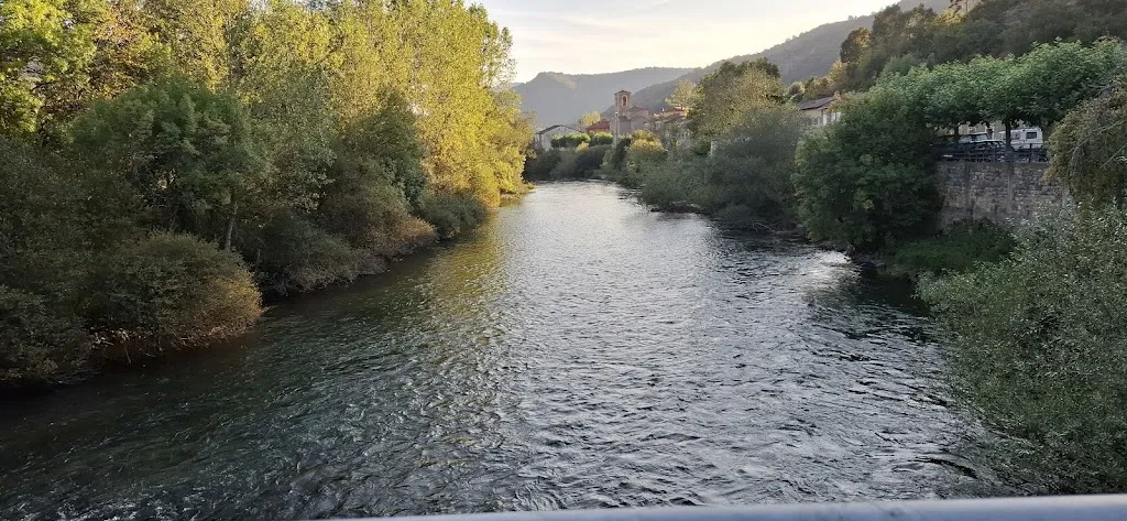 HUELDE C.B. restaurant in Crémenes