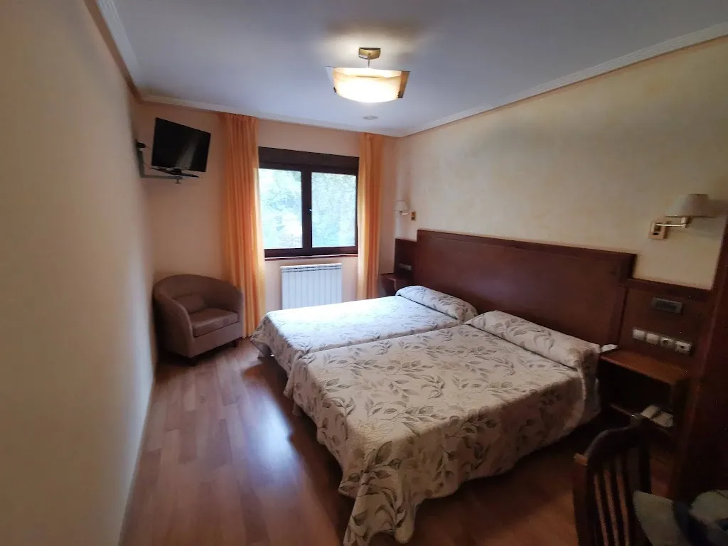 Hotel Rural Huelde restaurant in Crémenes