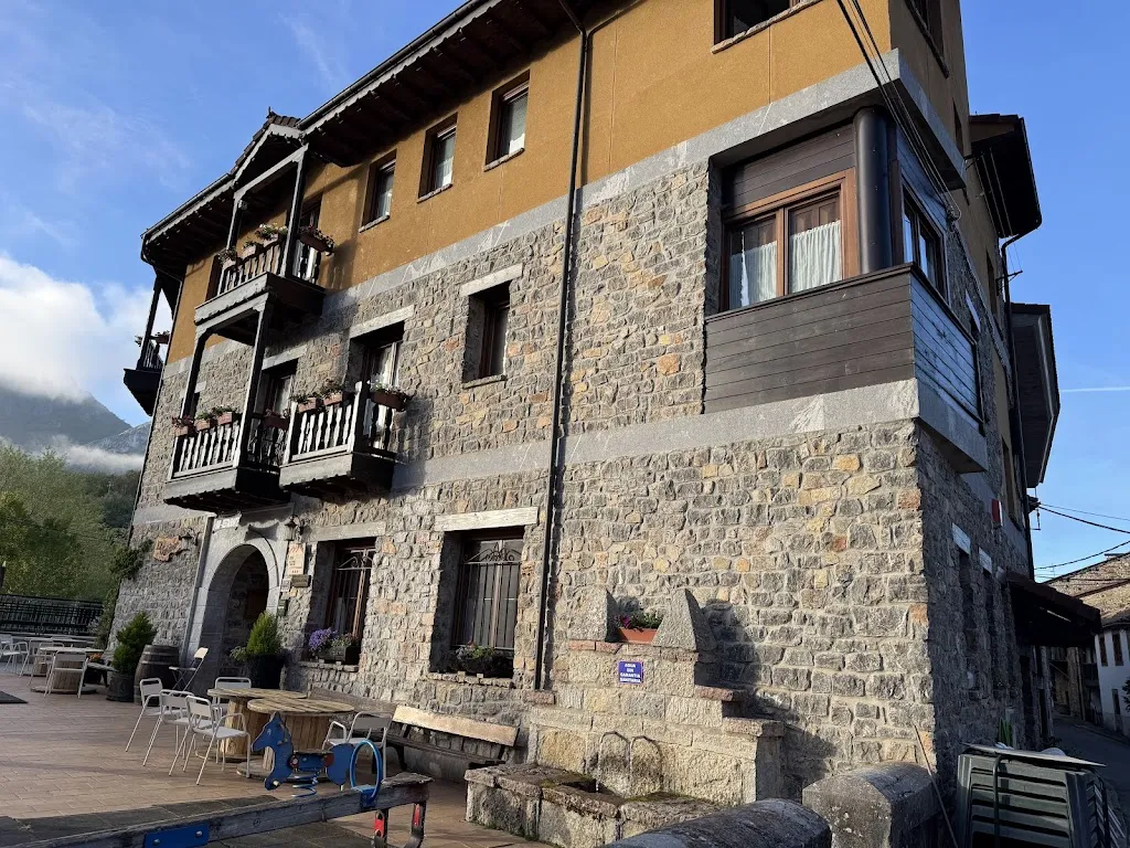 Hotel Rural El Sabinar restaurant in Crémenes