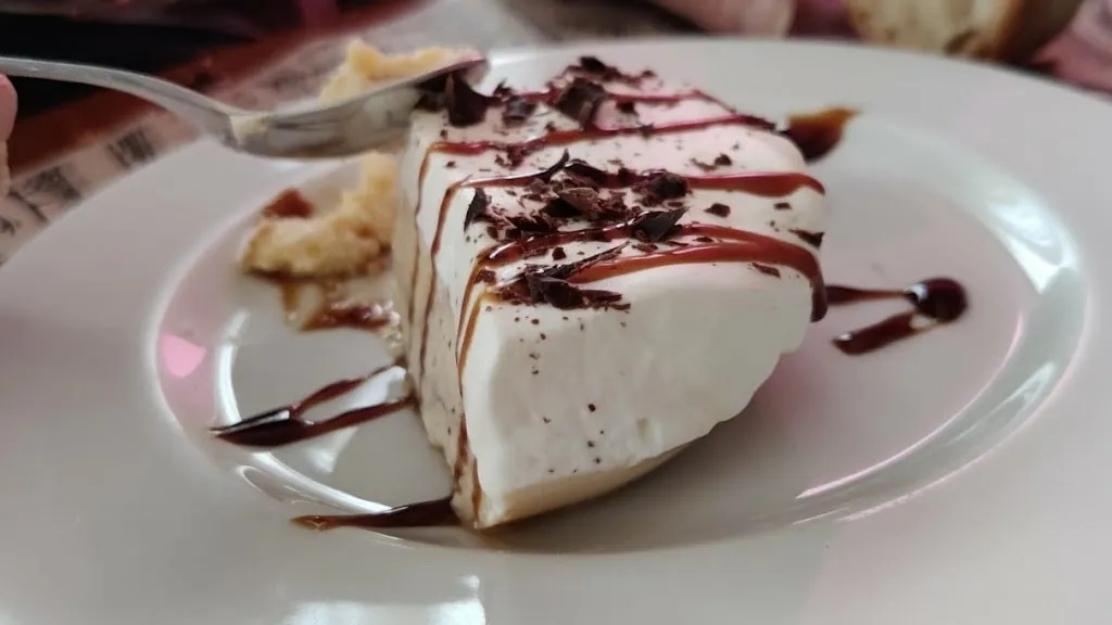 Marlein R_Hostal Restaurante Moderno_Cistierna_review