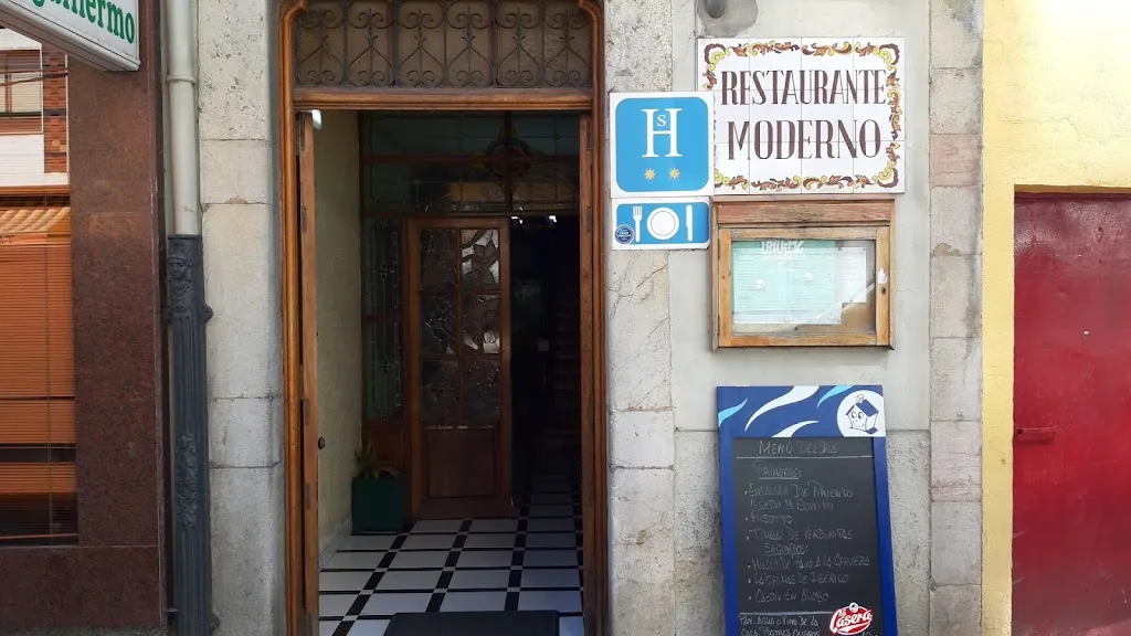 Hostal Restaurante Moderno_Cistierna_slider_image_3