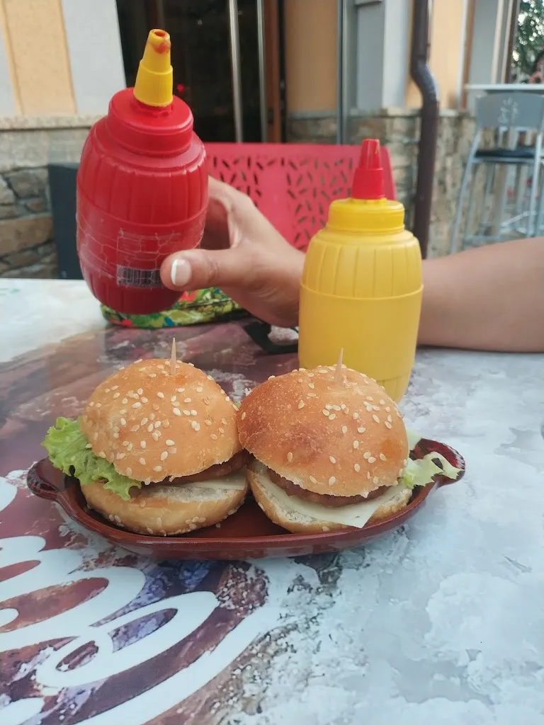 Edu Losada_CAFÉ-BAR LA MADRILEÑA_Cubillos del Sil_review