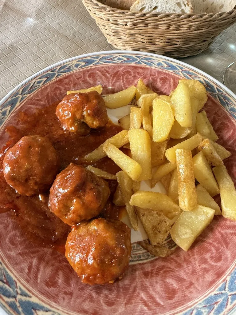 Claudia Alonso_Mesón Ramos_Folgoso de la Ribera_review