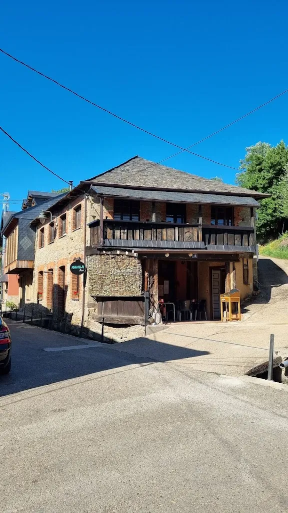 Sarah Wenz_Manila Bar_Folgoso de la Ribera_review