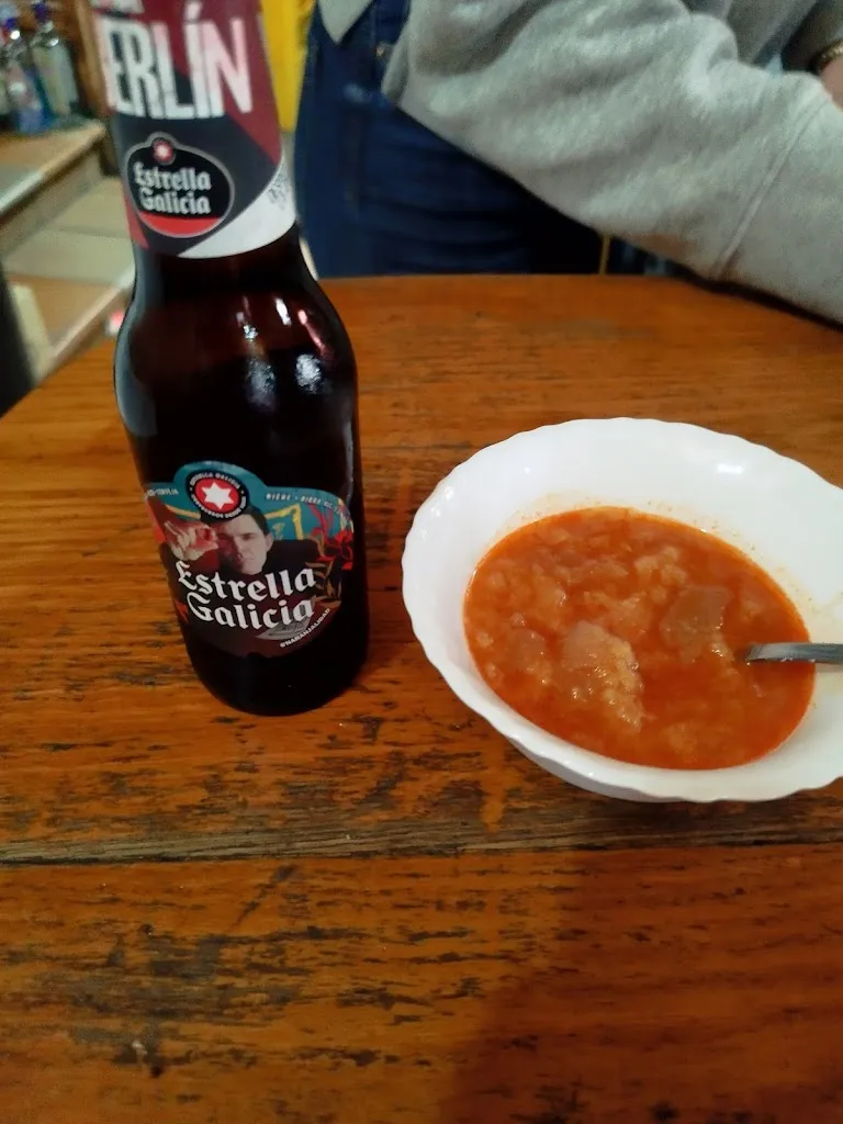 Cristina Fernandez Campazas_Manila Bar_Folgoso de la Ribera_review