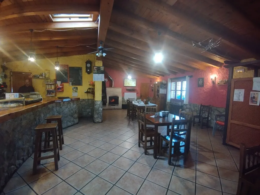 Bar Casa del Pueblo restaurant in Garrafe de Torío