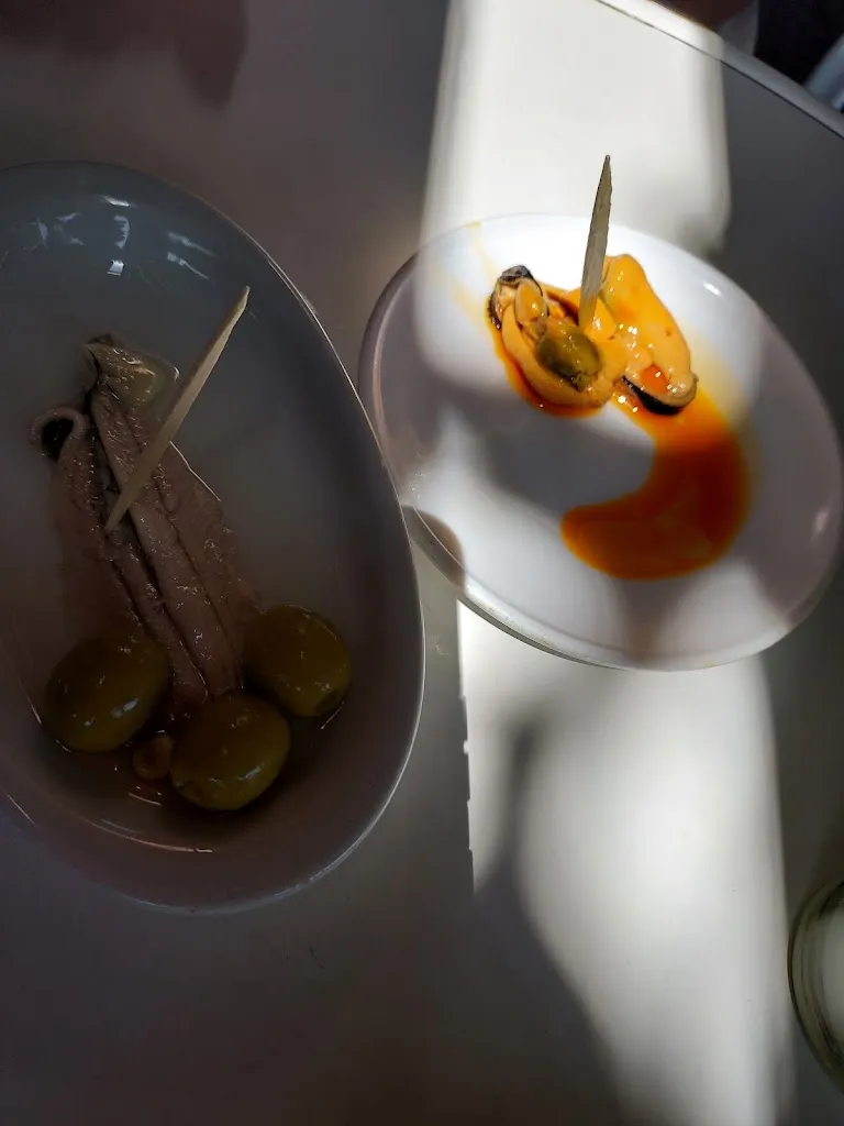 Menu_Cafetería J-5_El Hoyo de Pinares_image_7