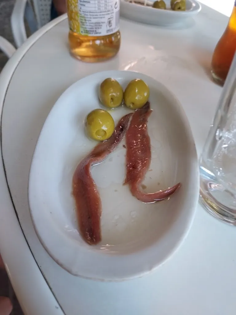 Menu_Cafetería J-5_El Hoyo de Pinares_image_8