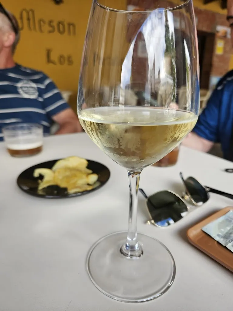 Elisabeta Dil Olar_Bar Mesón Los Portales_Gordoncillo_review