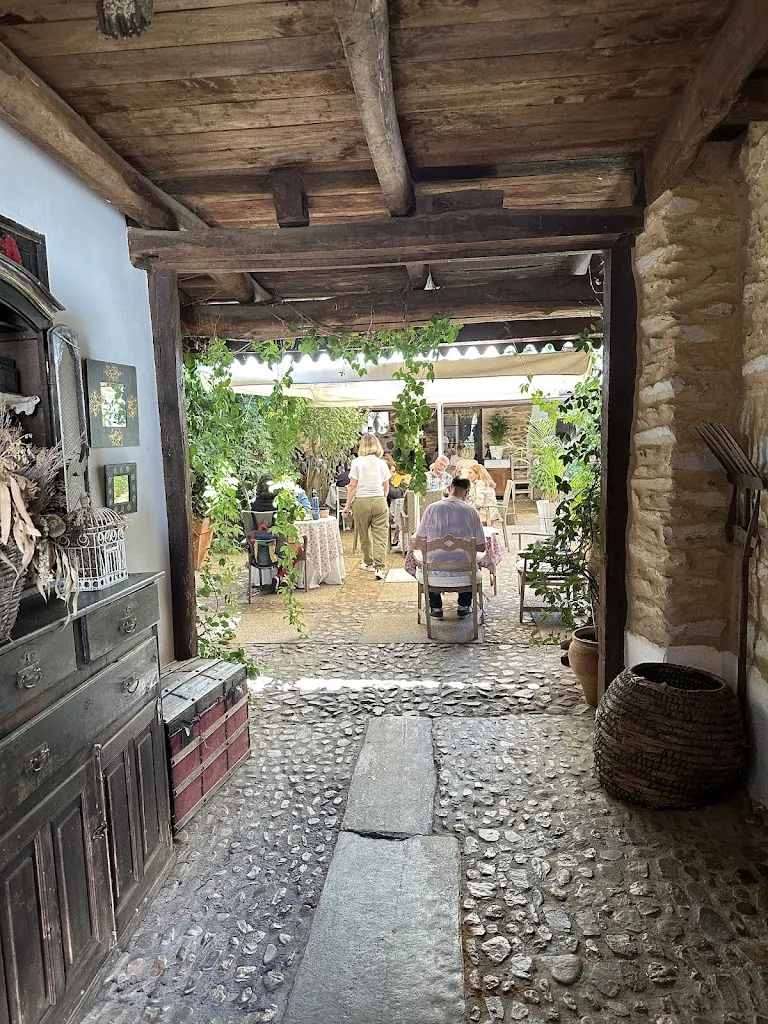 Karine Giffoni_Casa Kika_Izagre_review