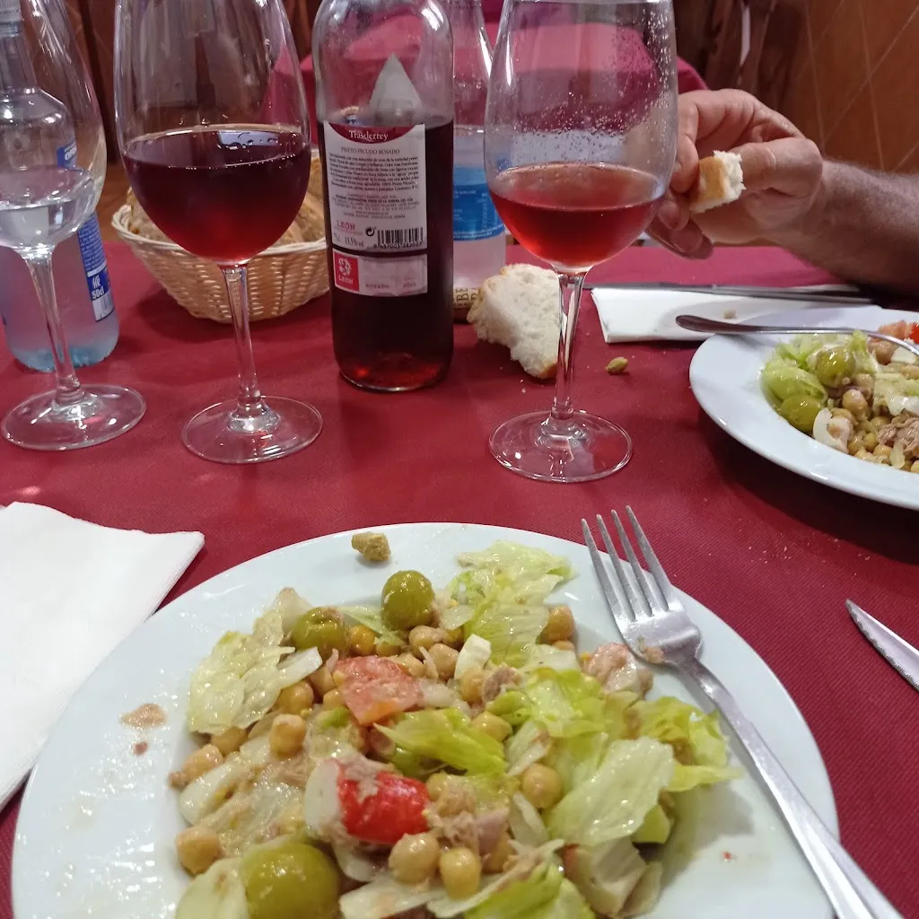 La Rosa Roja_Bar Restaurante Los Jubi_Fuentes de Carbajal_review