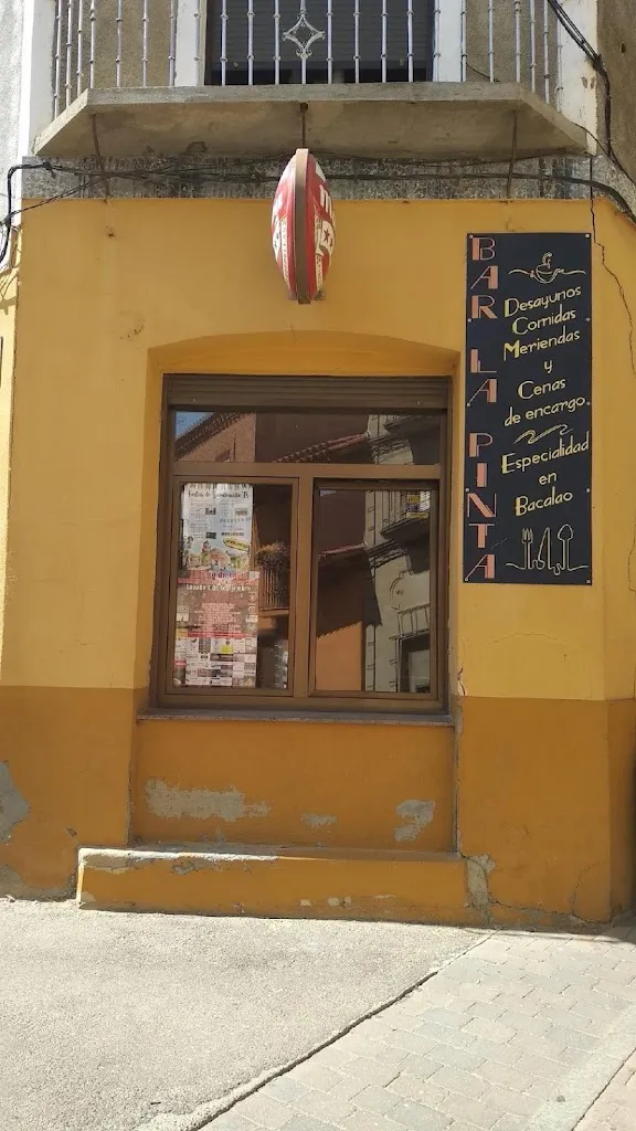 Bar La Pinta restaurant in Fuentes de Carbajal