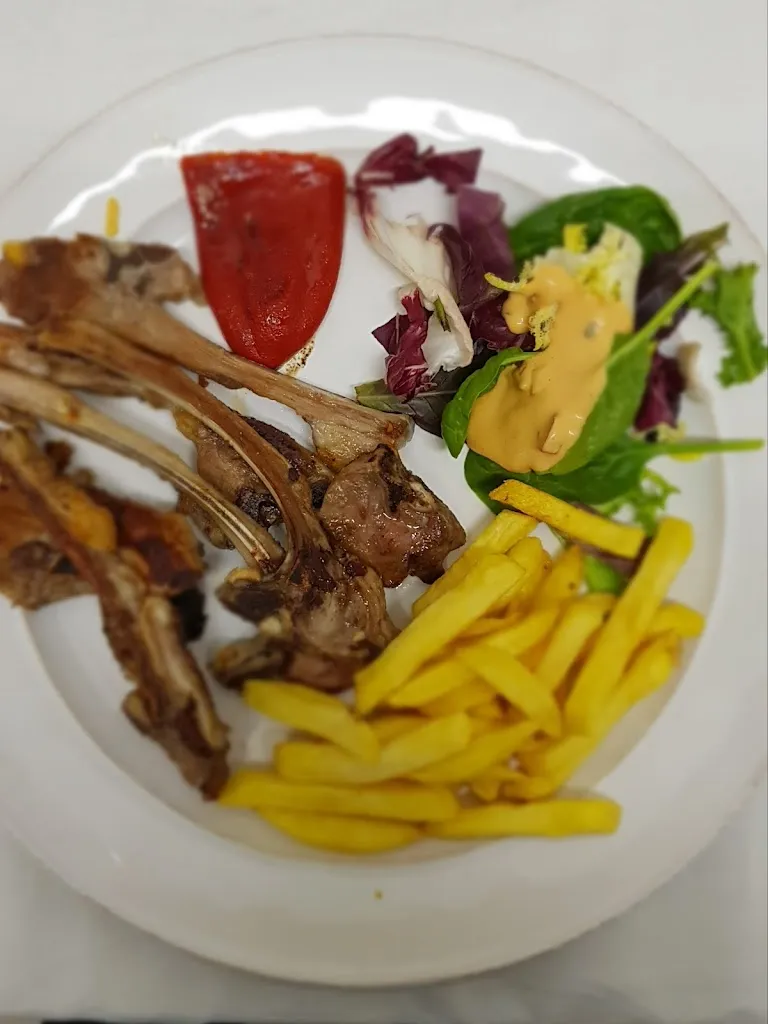 Restaurante Hostal La Maravillosa_Fuentes de Carbajal_slider_image_2