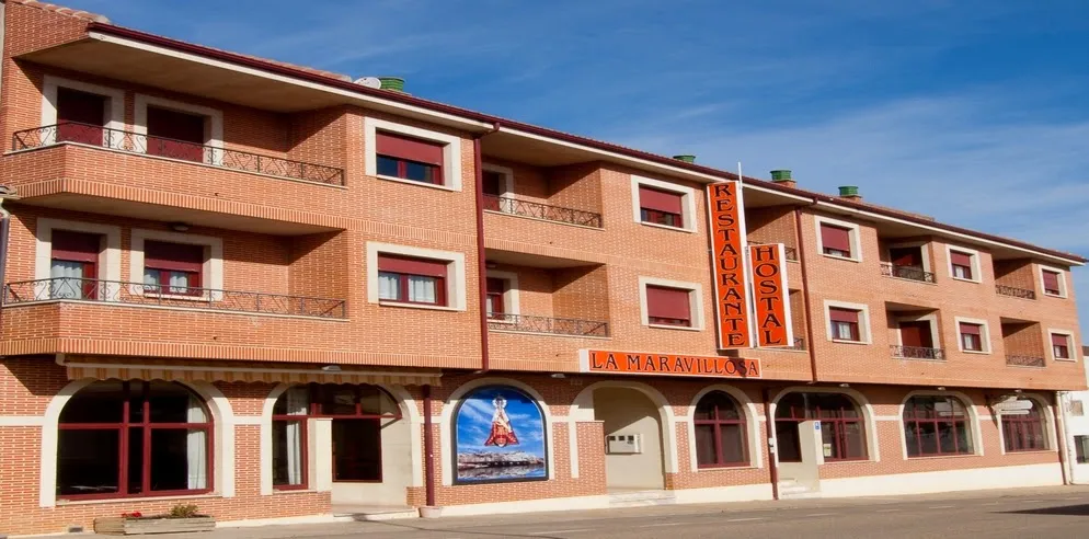 Restaurante Hostal La Maravillosa_Fuentes de Carbajal_slider_image_3