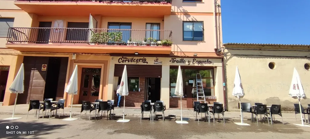Cervecería Trailla y Espuela restaurant in Fuentes de Carbajal