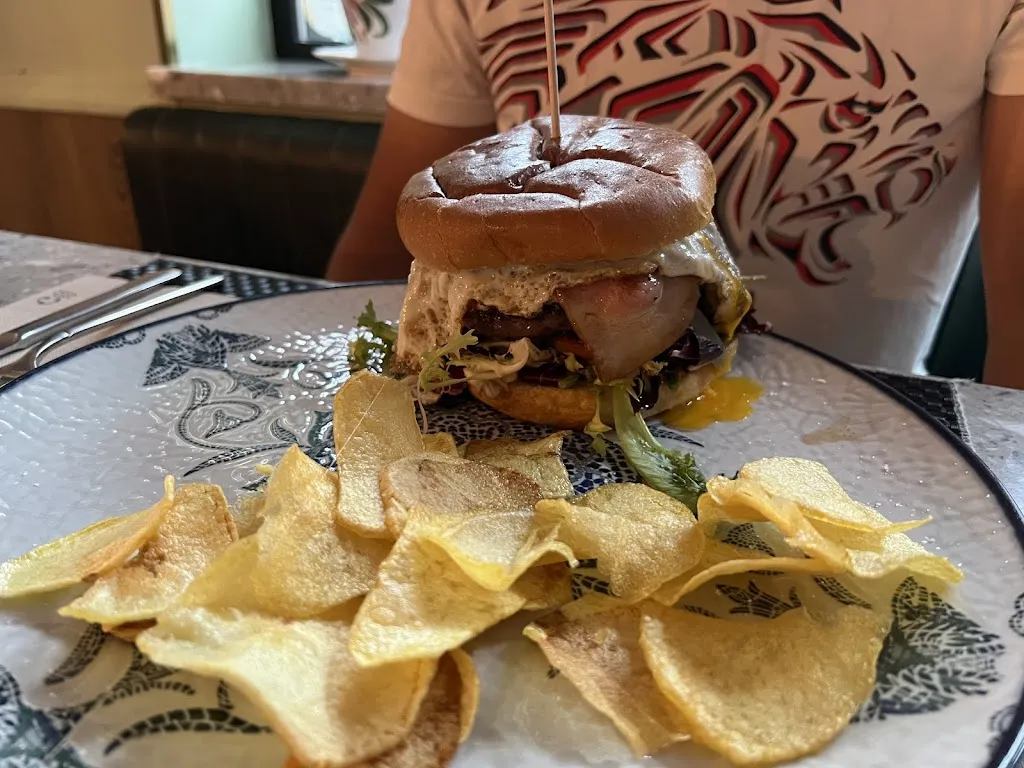 Jesse James Exaltacion, MD_Restaurante Jabel_Hospital de Órbigo_review