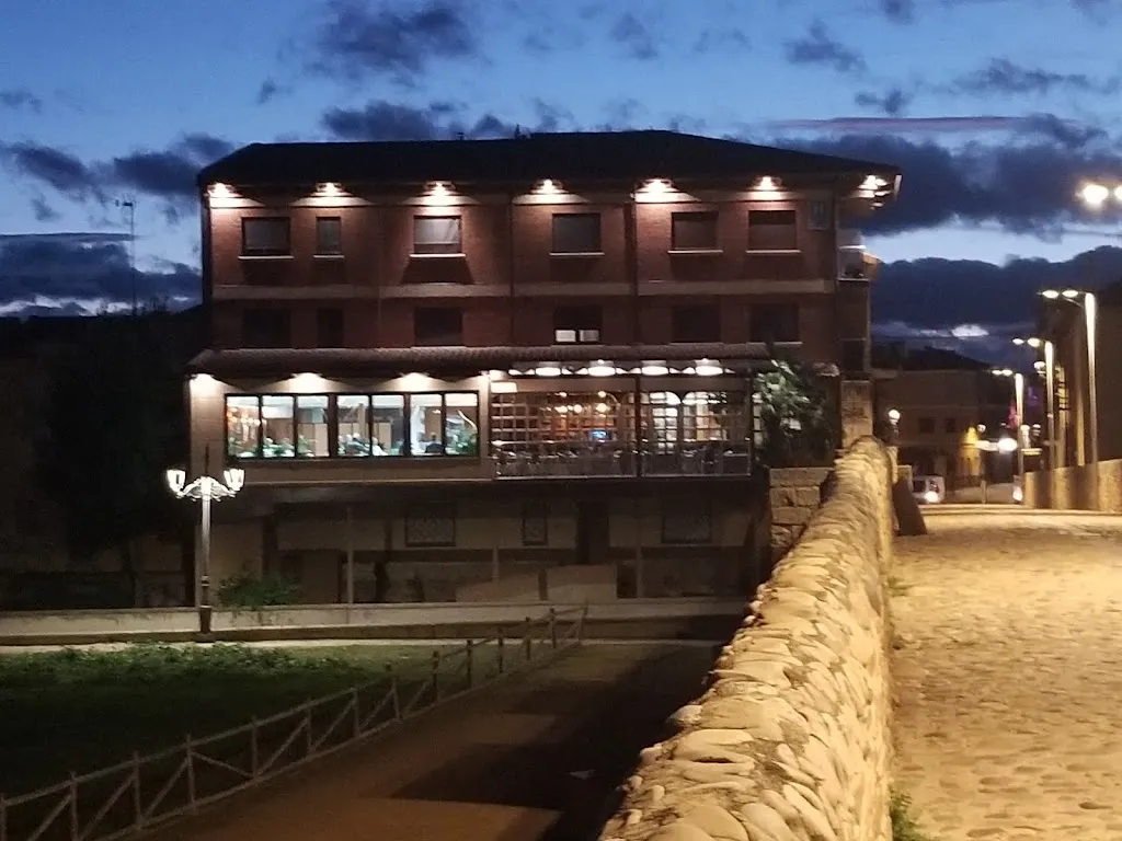 Seth Washburne_Restaurante Cafeteria Don Suero de Quiñones_Hospital de Órbigo_review