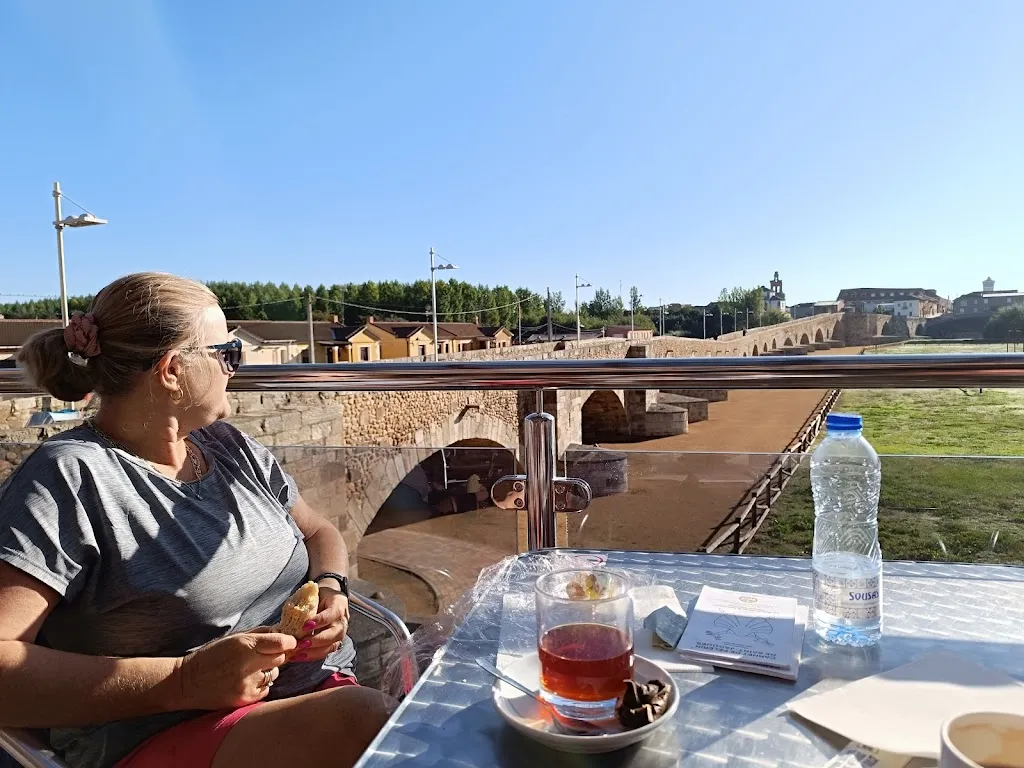 Brend Mcevo_Restaurante Cafeteria Don Suero de Quiñones_Hospital de Órbigo_review