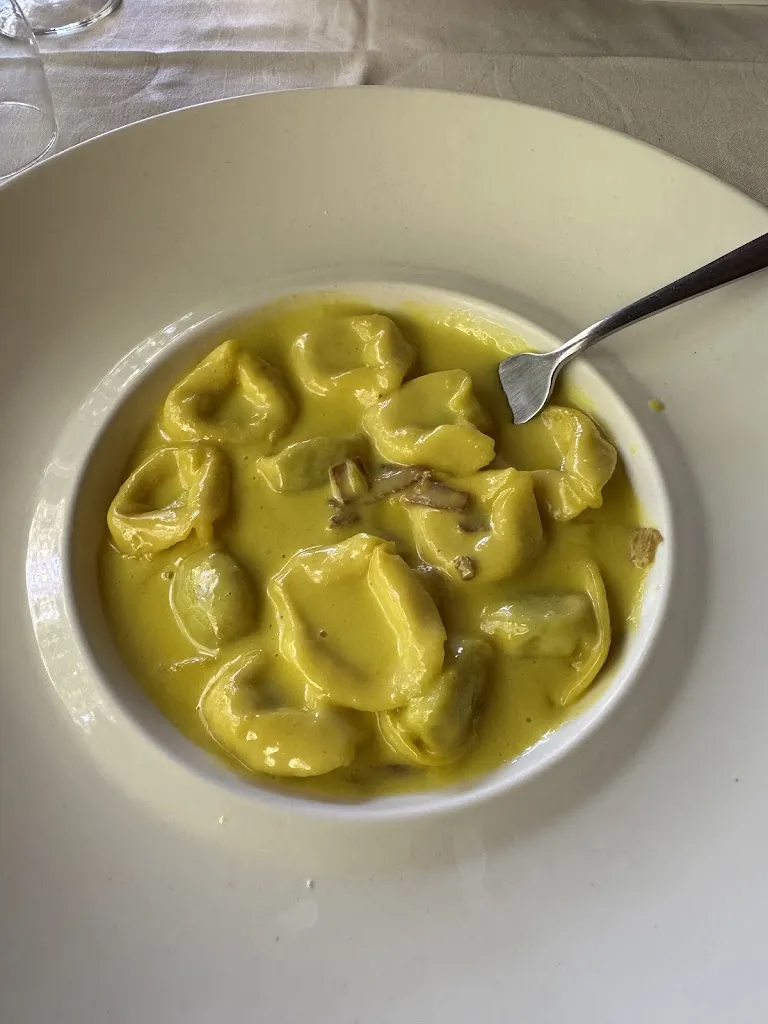 Yanina Cabutti_El Reguero Moro_Hospital de Órbigo_review