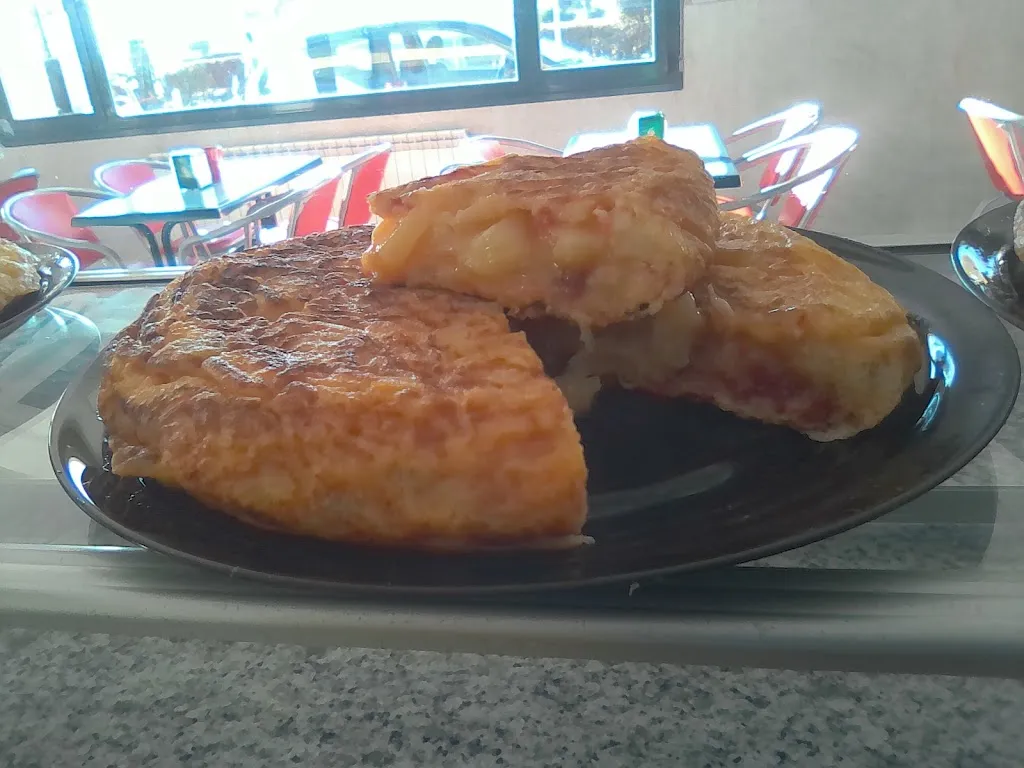 Bar del pueblo_Laguna Dalga_slider_image_2