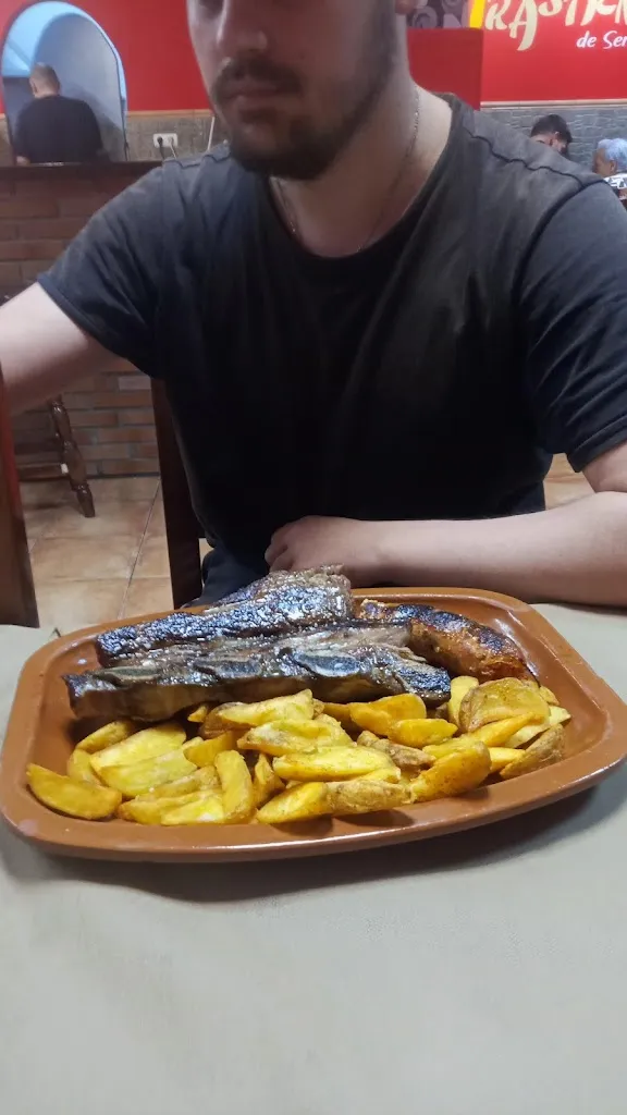 Santiago Sanchez_La trastienda de Sergio_La Robla_review