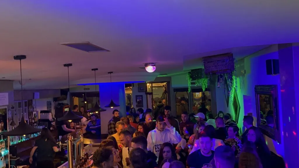 Angela Canalla_SALA GÁRGOL_La Robla_review