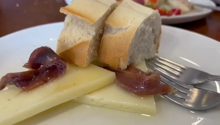 Niall O'Leary_Bar 2JJ_La Lastrilla_review