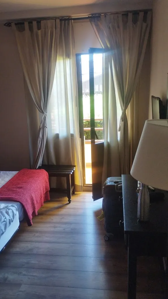 Adam Roberto Srugo_Venta Magullo Hotel Gastronómico_La Lastrilla_review