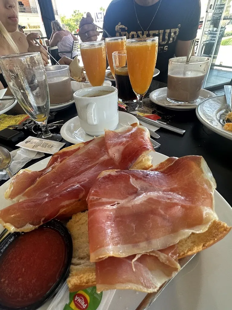 Cafetería Menu Del Día_La Lastrilla_slider_image_2