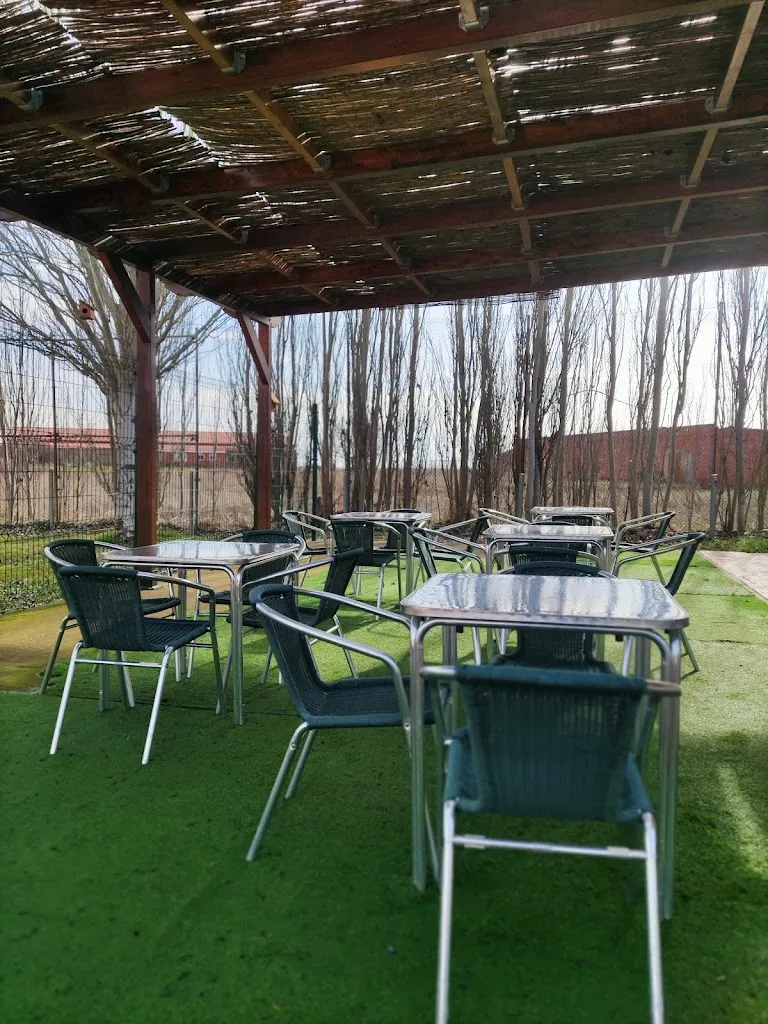 Bar el Frontón restaurant in Matadeón de los Oteros