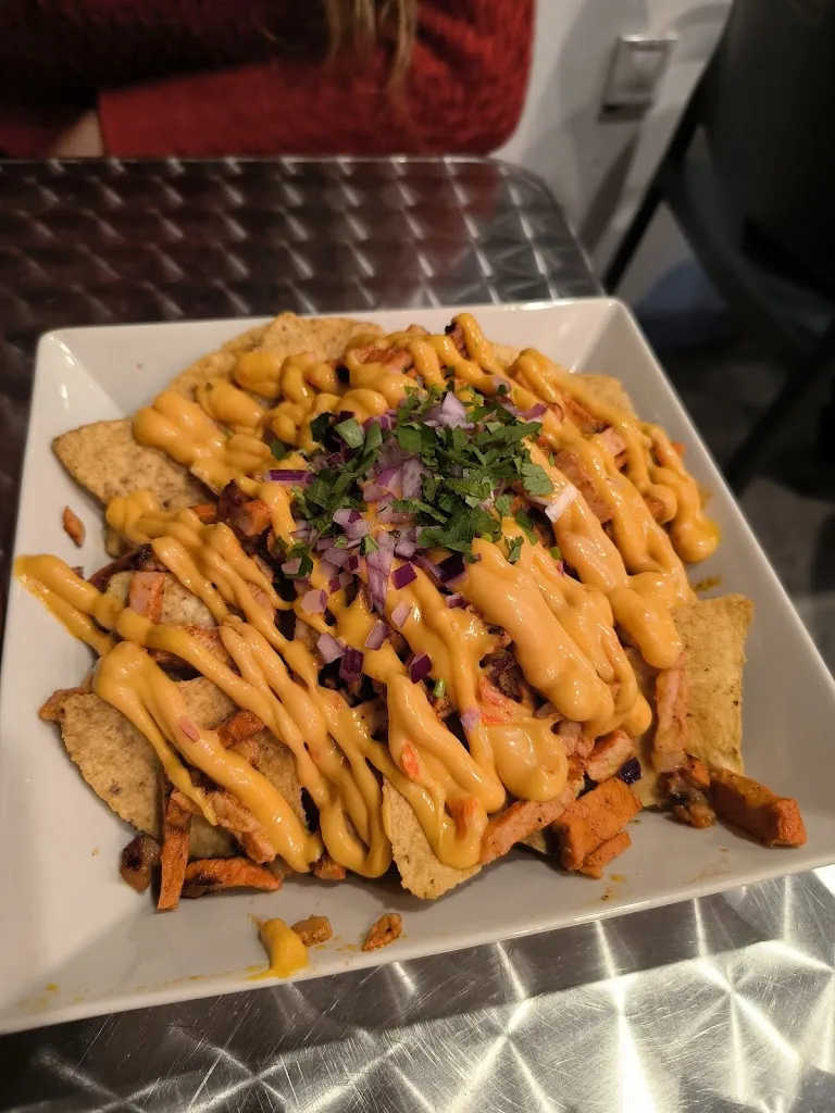 Andrei Tech_Takeria Olmeka_Omañas Las_review