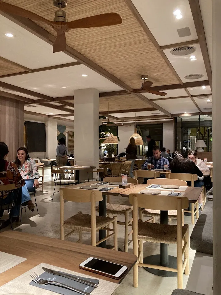 Juan Martin Maglione_Saona Ortega y Gasset_Omañas Las_review