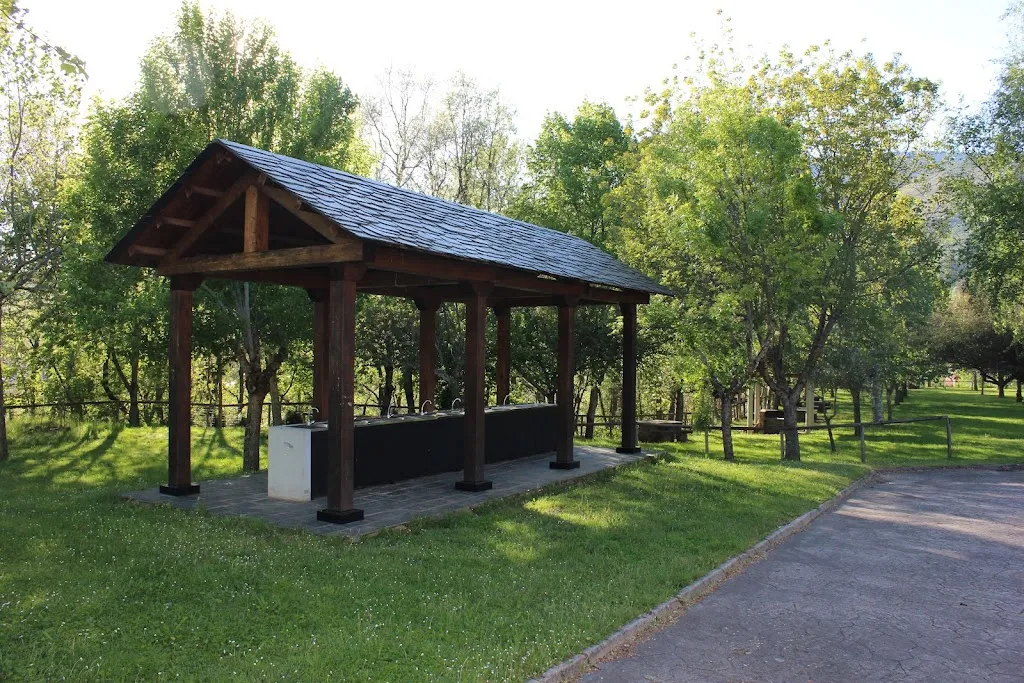 Centro de acampada de Noceda del Bierzo restaurant in Noceda del Bierzo