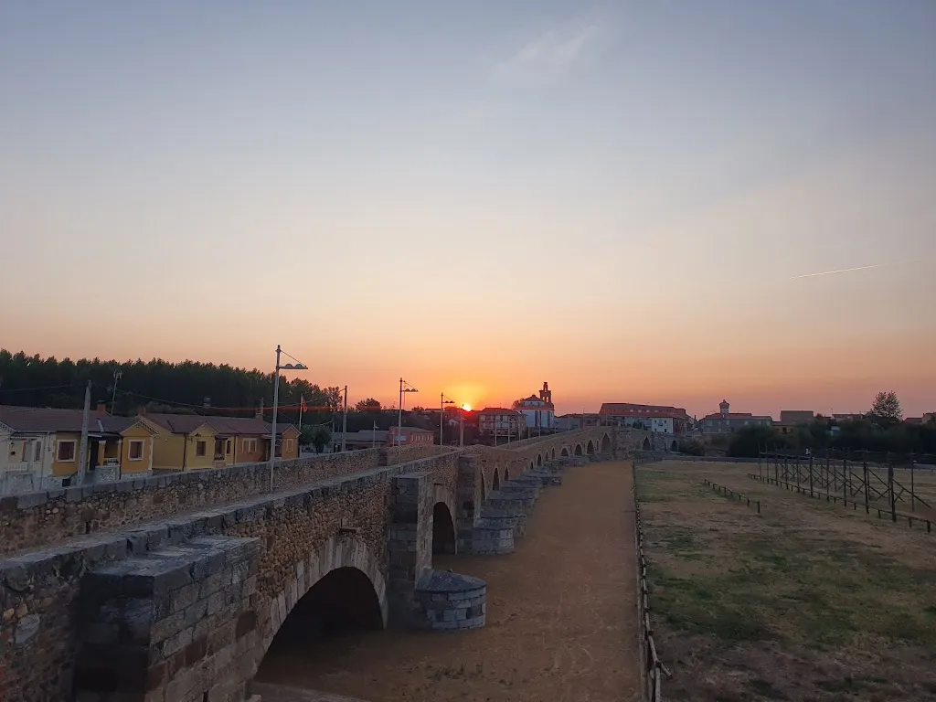 Florin Rosoga_Mesón Puente Romano_Molinaseca_review