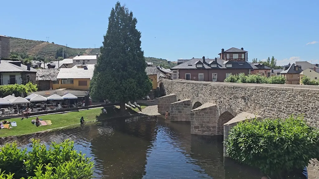 Mesón Puente Romano_Molinaseca_slider_image_2