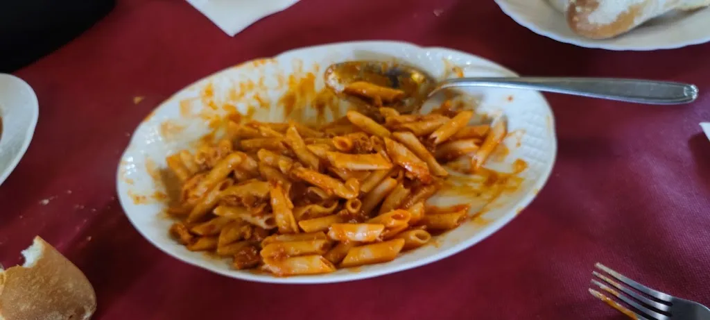 Igor Coque_Hostal Mesón El Gallo_Mansilla de las Mulas_review