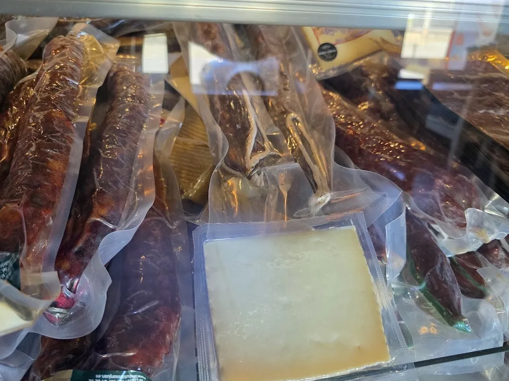 Angeles Honrado_Fábrica Embutidos San Juan_Mansilla de las Mulas_review