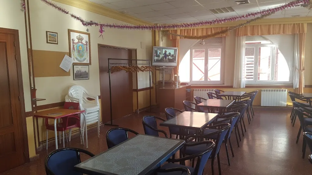 Bar Jubilados Pobladura restaurant in Pobladura de Pelayo García