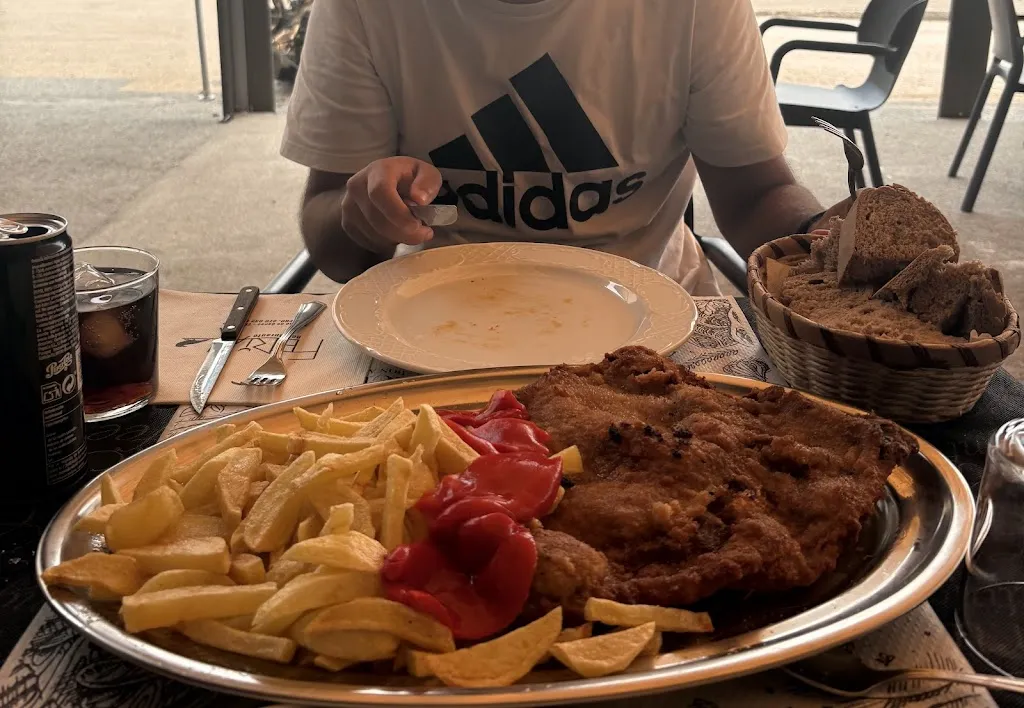 Ana Blanco_Bar-Restaurante El Ferial_Palacios del Sil_review