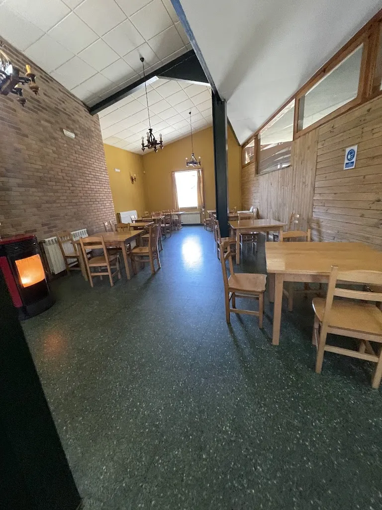 Bar-Restaurante El Ferial Restaurant in Palacios del Sil