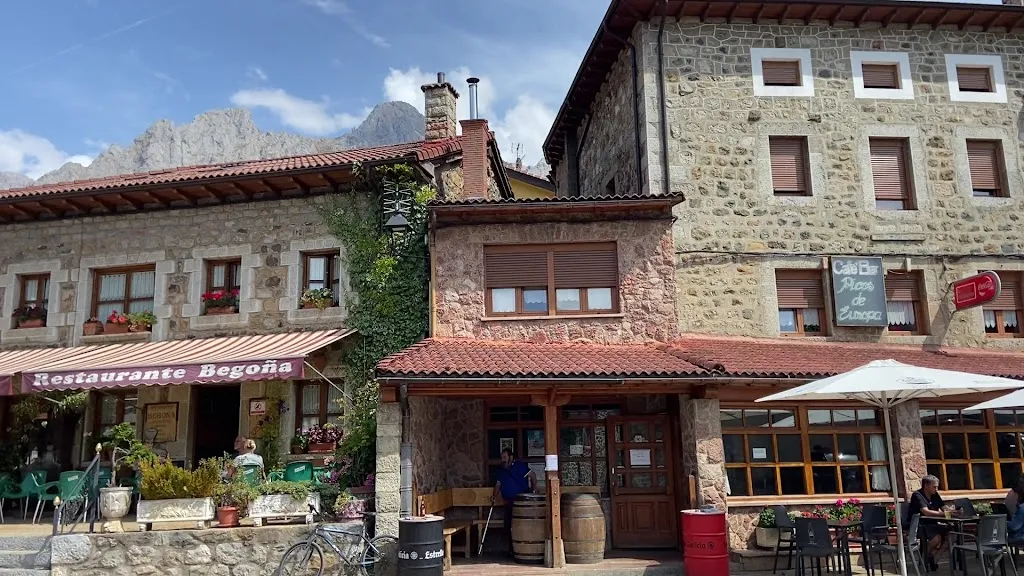 Begoña Restaurante_Posada de Valdeón_slider_image_2