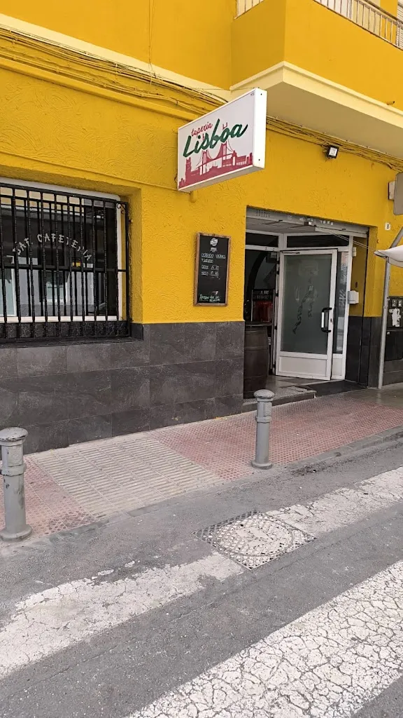 Taperia Lisboa restaurant in Elda