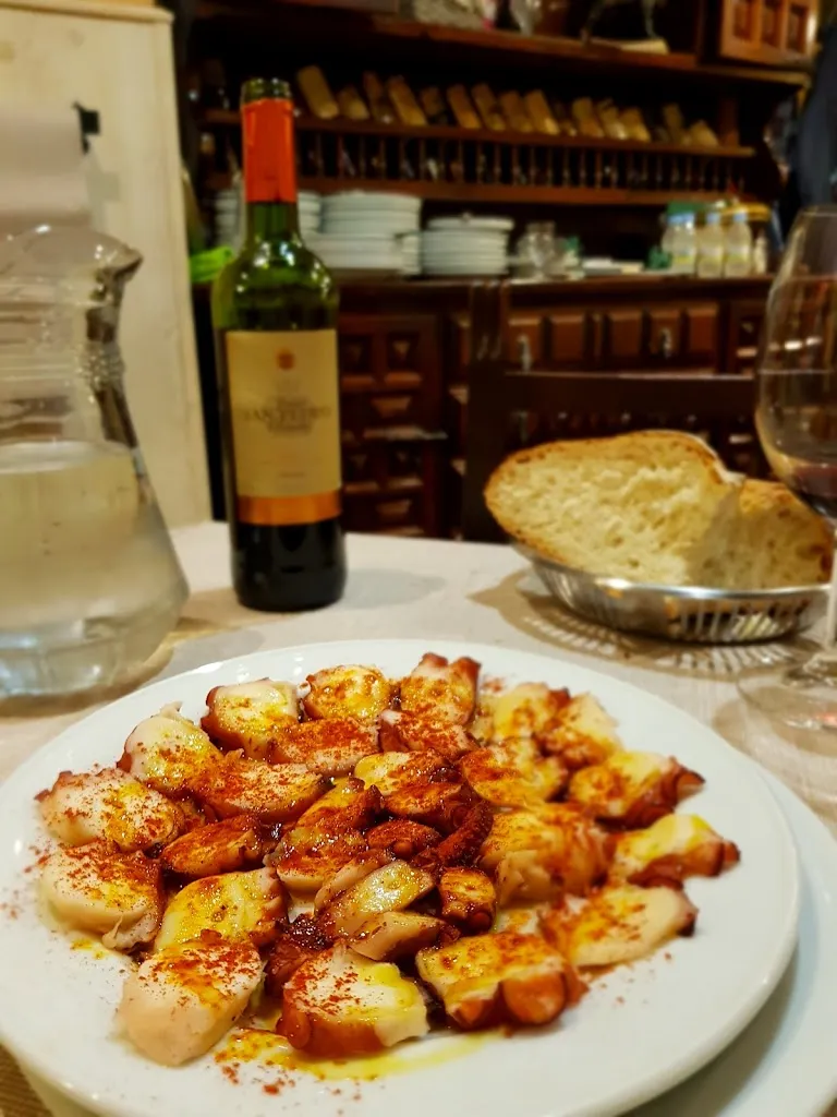 Sofia Mooney_Hostal Bar Restaurante Madrid_Puebla de Lillo_review